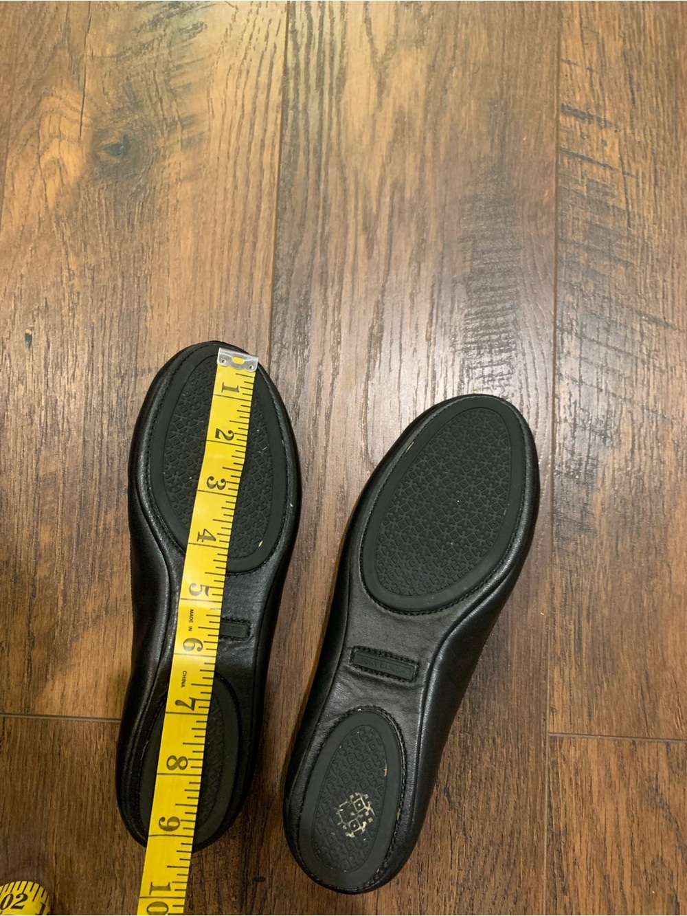 Tory Burch Reva black and gold leather flats - Picture 7 of 7